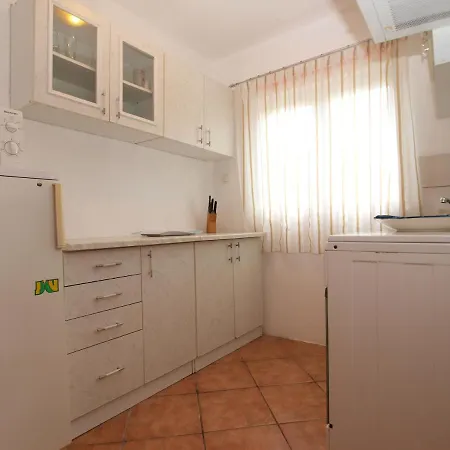 Family Friendly With A Swimming Pool - 20792 Apartment