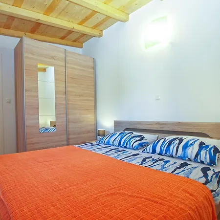 Apartment Family Friendly With A Swimming Pool - 20792